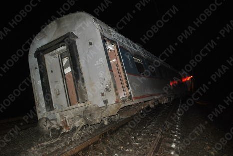 Nevsky Express undermined, Aleshinka-Uglovka route, Russia