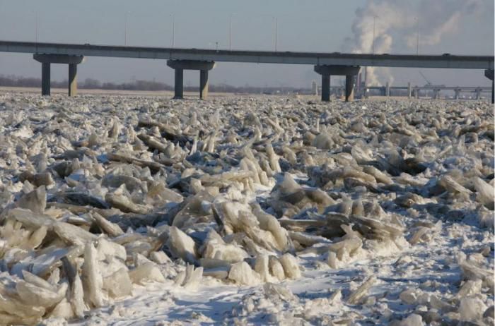 Mississippi frozen river, United States