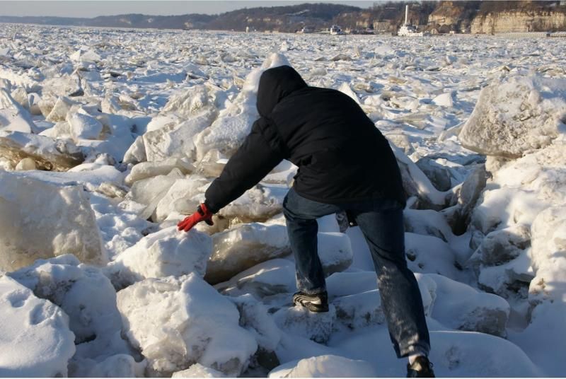 Mississippi frozen river, United States