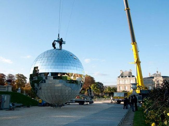 World's largest disco ball, Michel de Broin