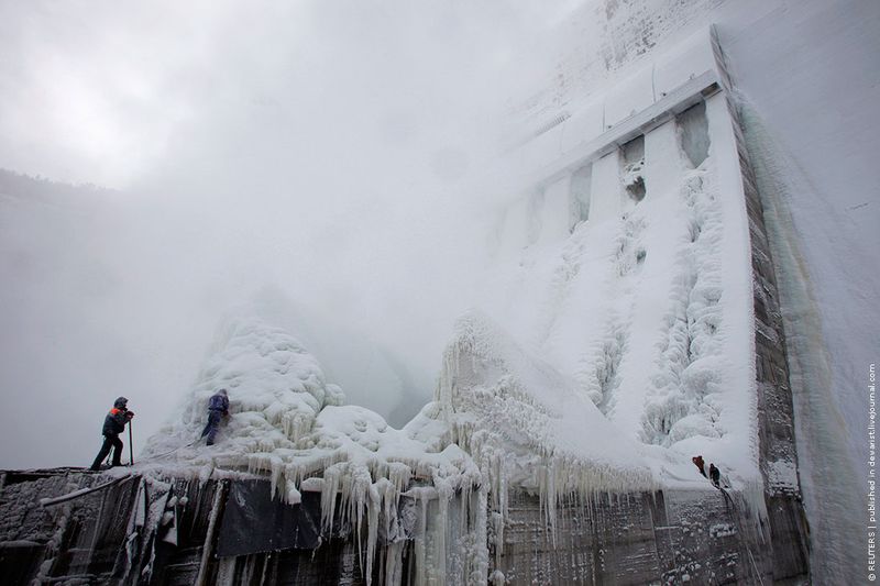 The dam of the Sayano-Shushenskaya GES