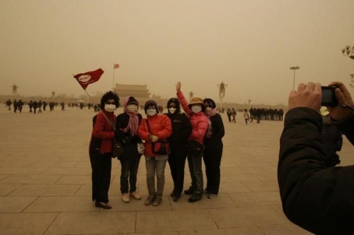 Sandstorms whip across China‎