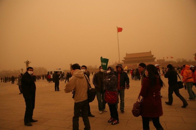 Sandstorms whip across China‎