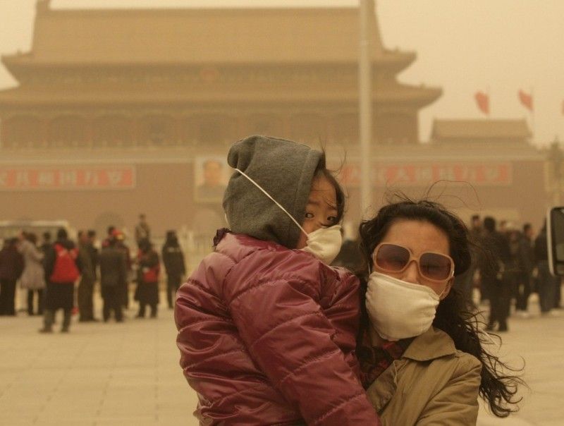 Sandstorms whip across China‎