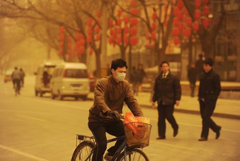 Sandstorms whip across China‎