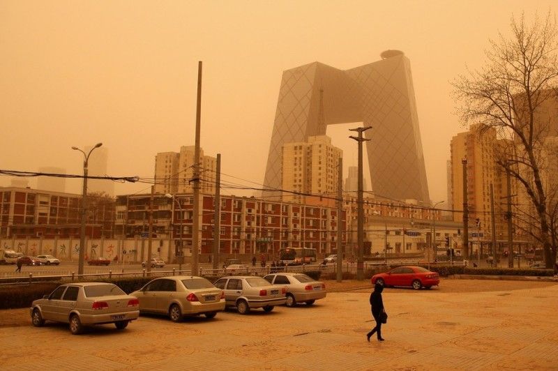 Sandstorms whip across China‎