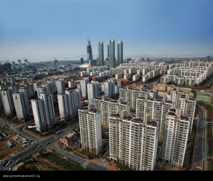 Bird's-eye view photography by Yann Arthus Bertrand