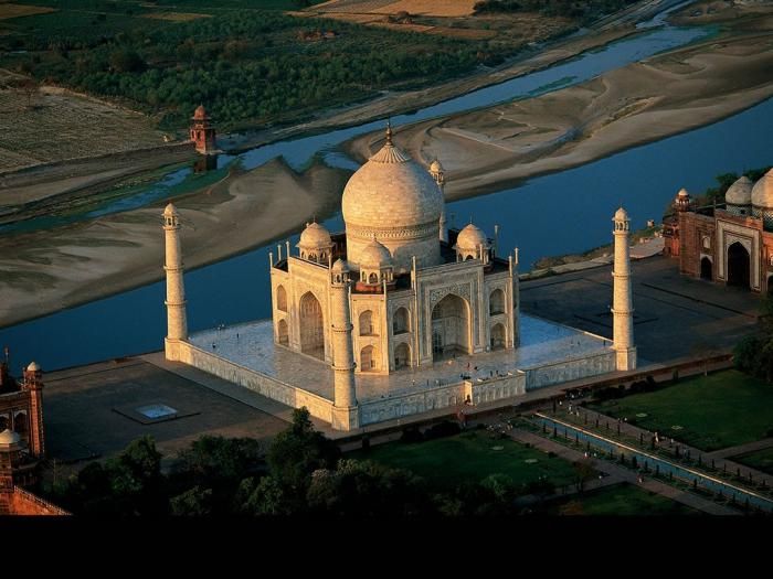 Bird's-eye view photography by Yann Arthus Bertrand