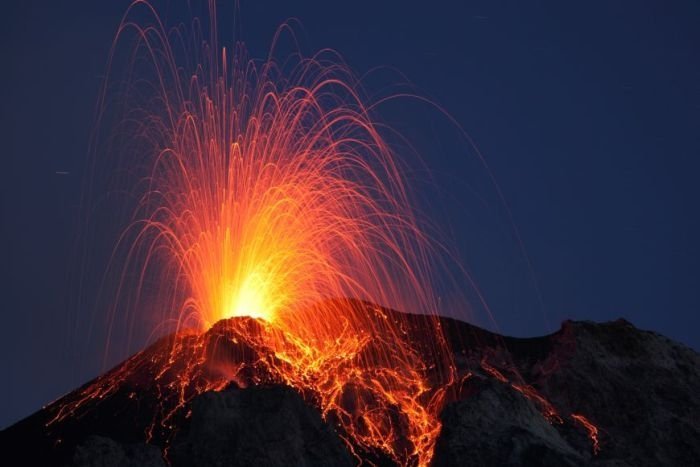 volcanoes around the world