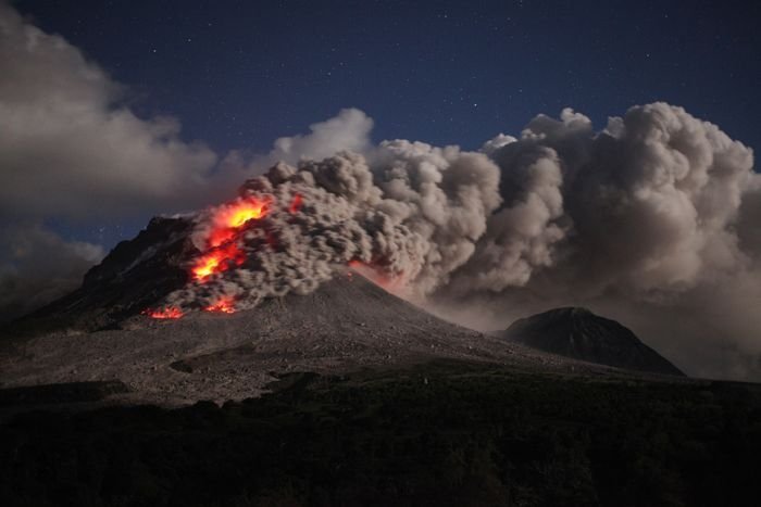 volcanoes around the world