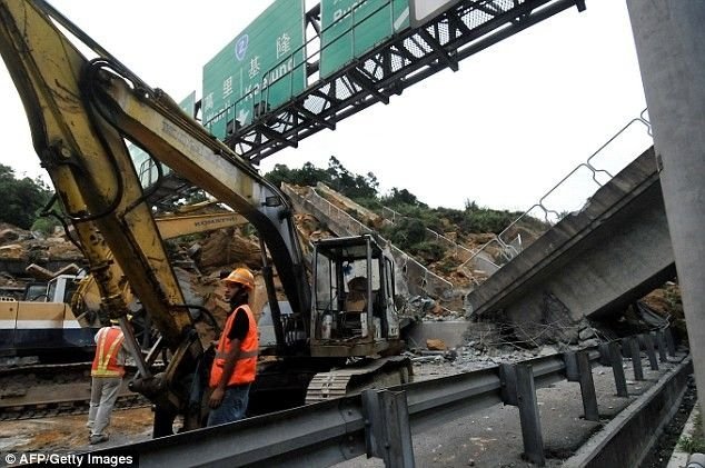 Landslide buried highway, Taipei, Taiwan