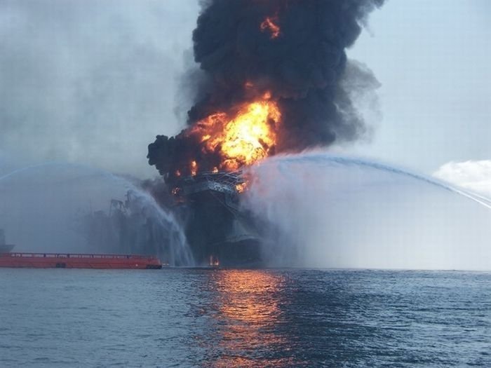 Deepwater Horizon in flames