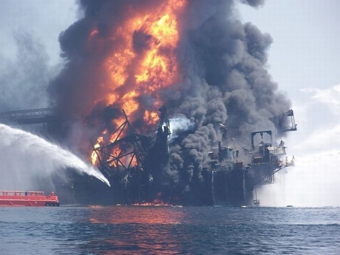 Deepwater Horizon in flames