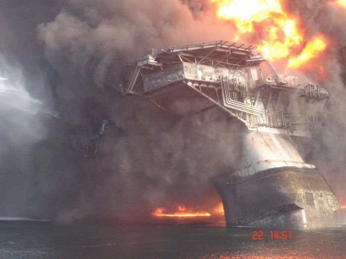 Deepwater Horizon in flames