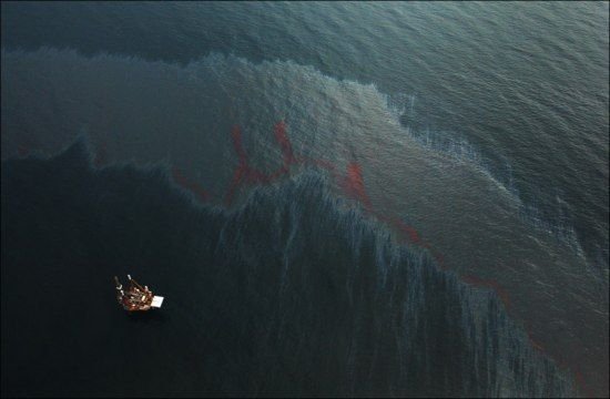 Deepwater Horizon in flames