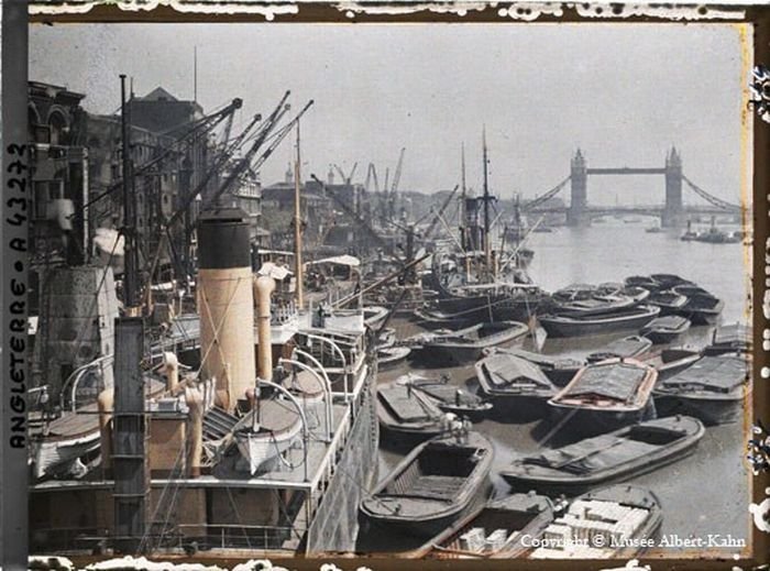 History: The beginning of the 20th century in color photographs by Albert Kahn