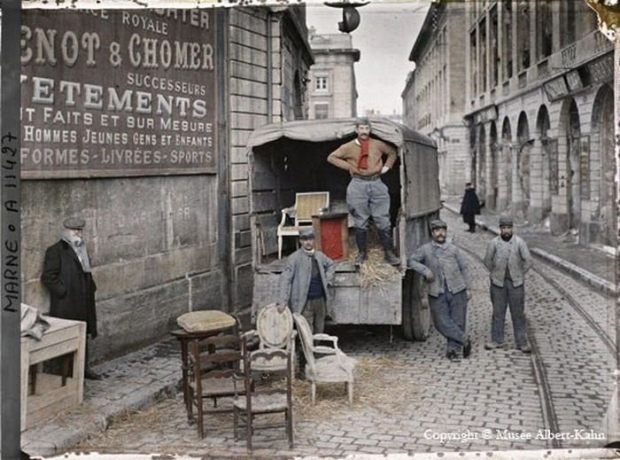 History: The beginning of the 20th century in color photographs by Albert Kahn