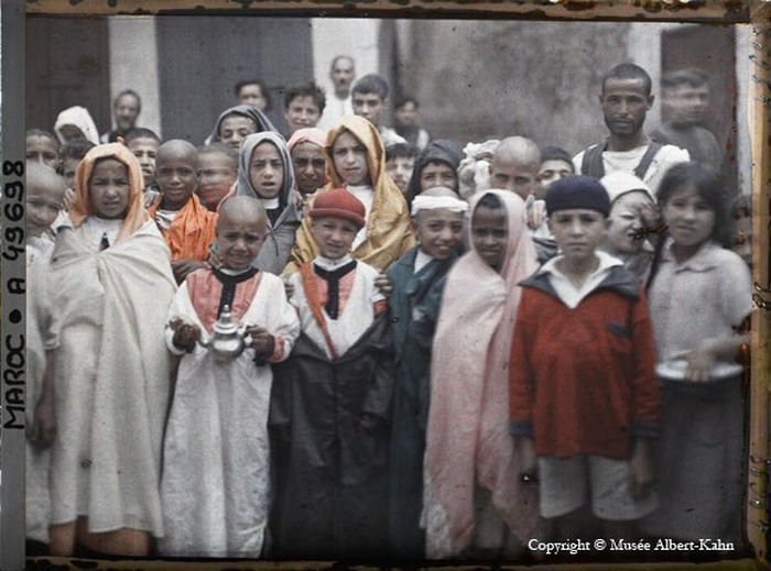 History: The beginning of the 20th century in color photographs by Albert Kahn