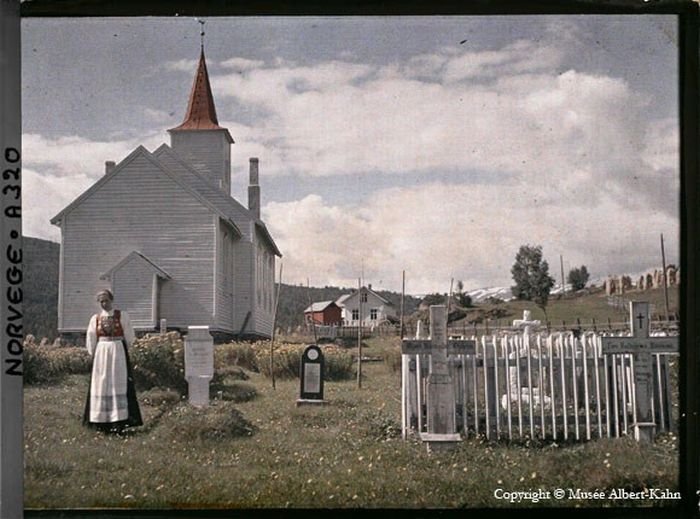 History: The beginning of the 20th century in color photographs by Albert Kahn