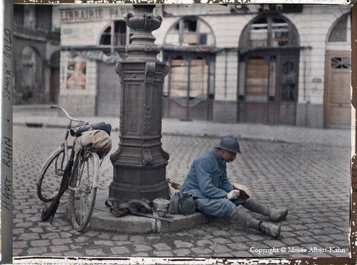 History: The beginning of the 20th century in color photographs by Albert Kahn