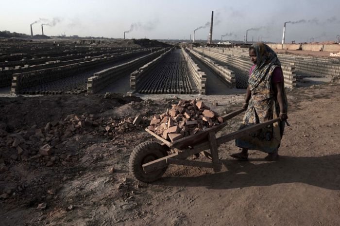 Brickworks hell in Bangladesh