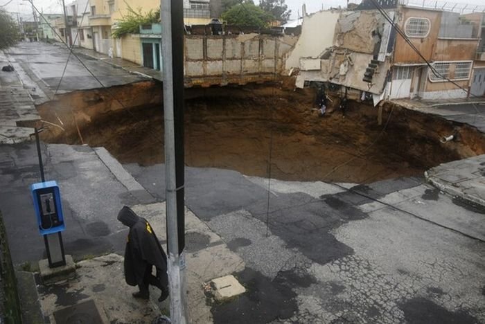 Agatha causes massive sinkhole‎, Guatemala City, Republic of Guatemala