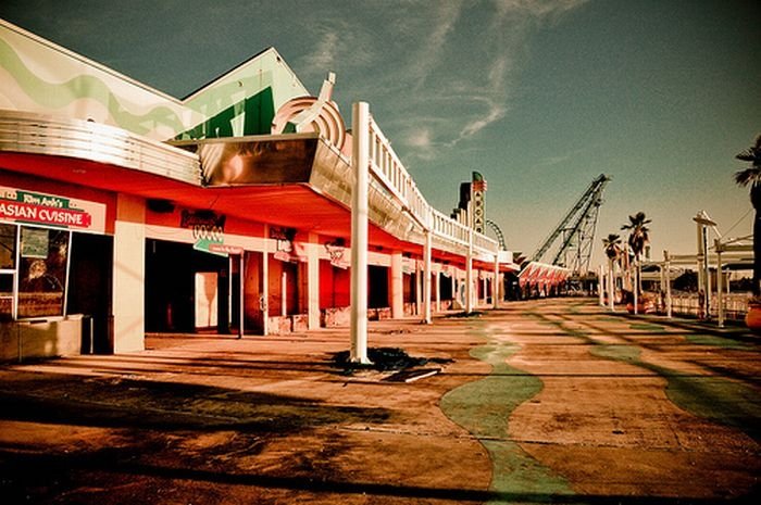 Abandoned six flags, New Orleans, United States