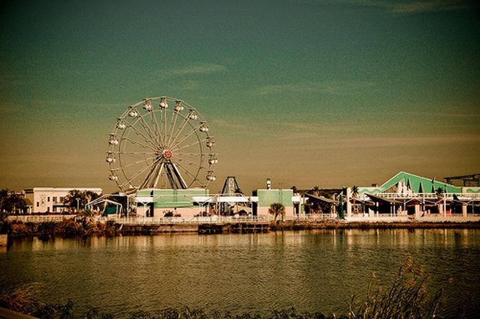 Abandoned six flags, New Orleans, United States