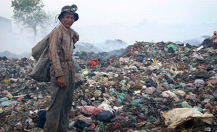 Living at dump, Phnom Penh, Cambodia