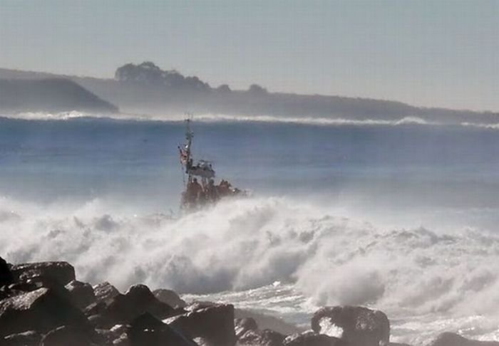 Coast Guard on the giant waves