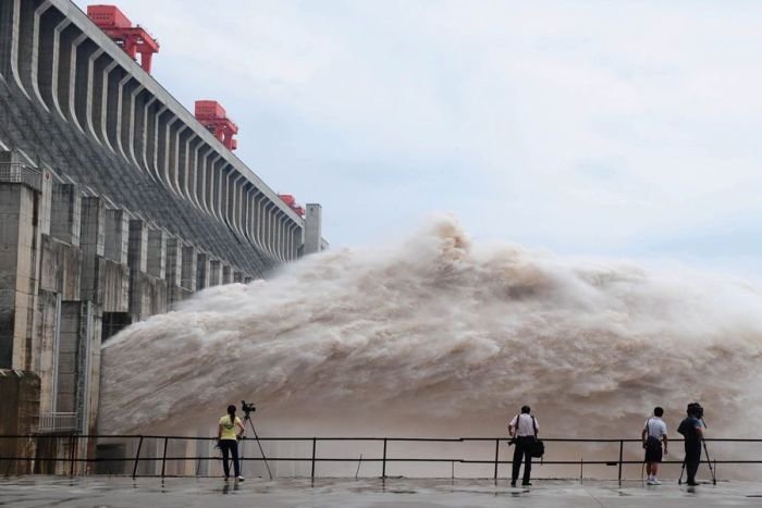 Three Gorges Dam control test, Yangtze River, Sandouping, China