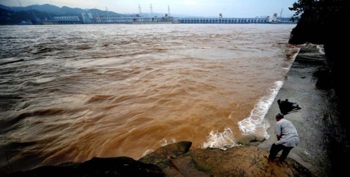 Three Gorges Dam control test, Yangtze River, Sandouping, China