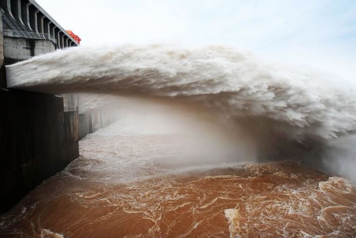 Three Gorges Dam control test, Yangtze River, Sandouping, China