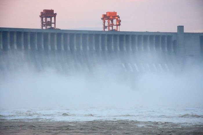 Three Gorges Dam control test, Yangtze River, Sandouping, China