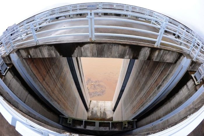 Three Gorges Dam control test, Yangtze River, Sandouping, China