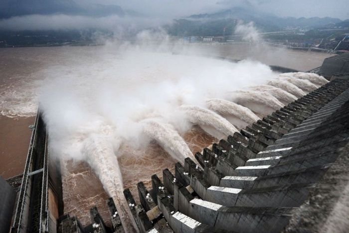 Three Gorges Dam control test, Yangtze River, Sandouping, China