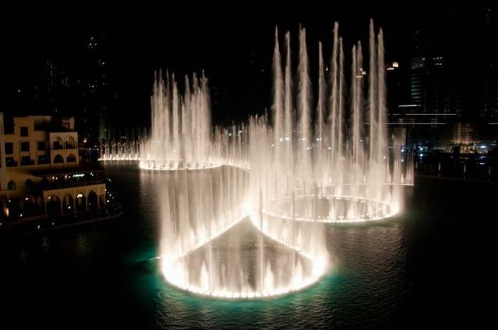 Record fountain system set, Burj Khalifa Lake, Dubai, United Arab Emirates