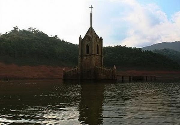 Underwater church, Potosi, Venezuela