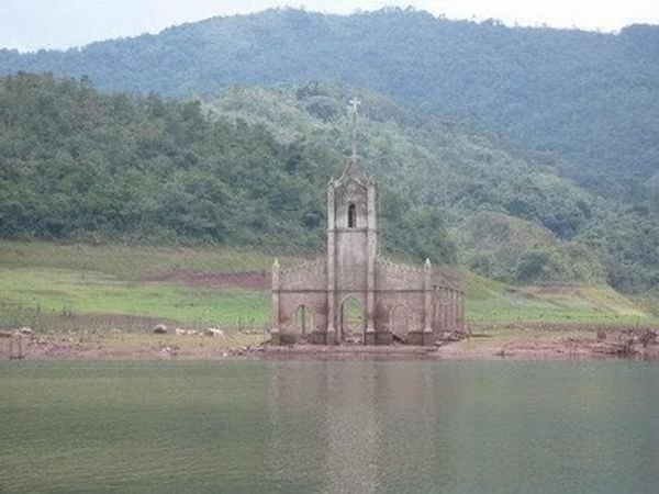 Underwater church, Potosi, Venezuela