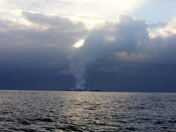 Eruption of underwater volcano, Nuku'alofa, Tonga