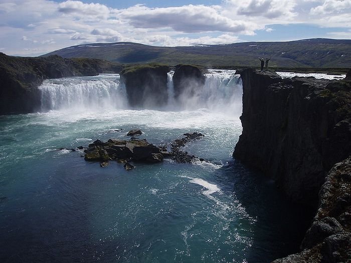 waterfalls around the world