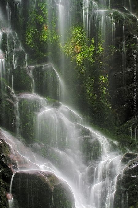 waterfalls around the world