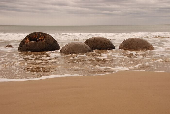 Moeraki Boulders, Koekohe Beach, Otago coast, New Zealand