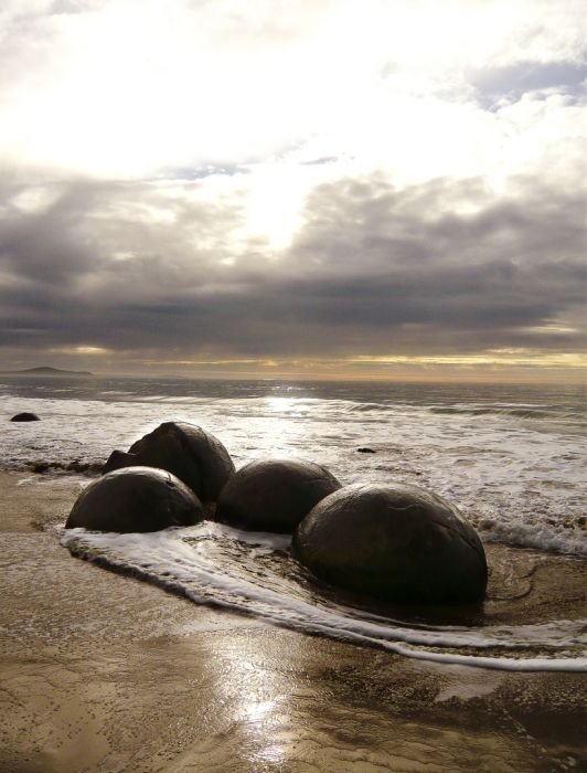 Moeraki Boulders, Koekohe Beach, Otago coast, New Zealand