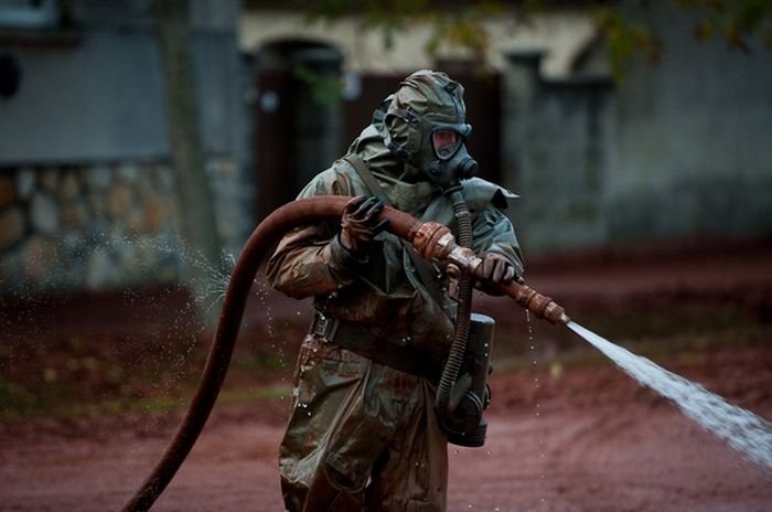 Red sludge alumina factory reservoir pollutes villages, Hungary