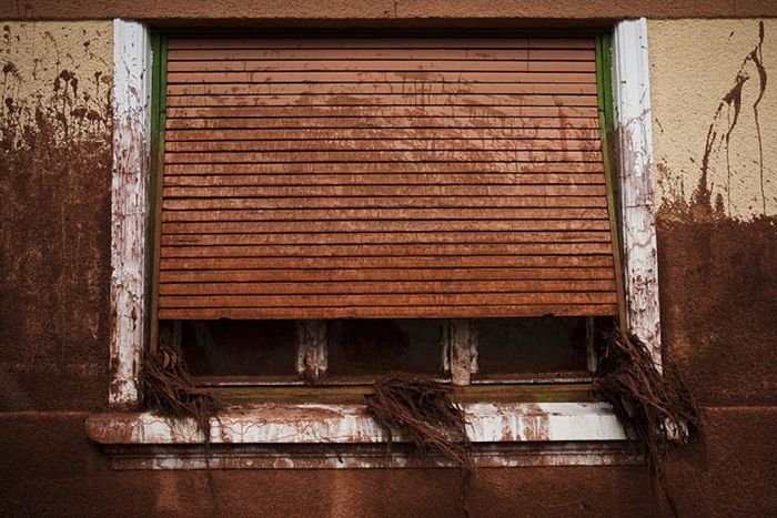 Red sludge alumina factory reservoir pollutes villages, Hungary