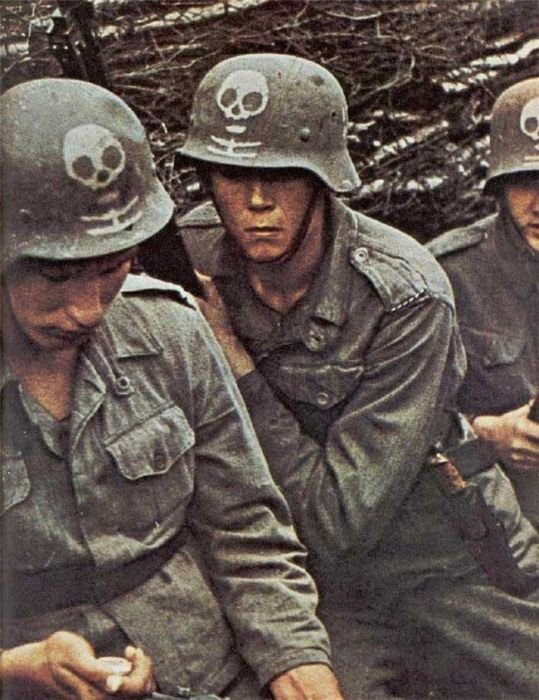 History: World War color photography