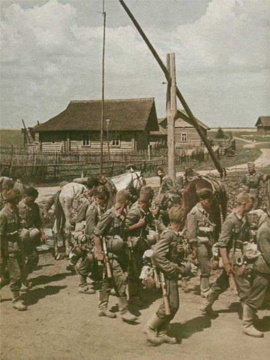 History: World War color photography