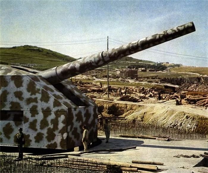 History: World War color photography