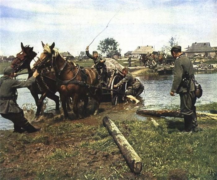 History: World War color photography